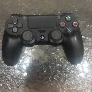 Limited Black PS4 Controller Plus it’s cool